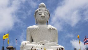 Capture the serene beauty of Phuket’s cultural landmarks